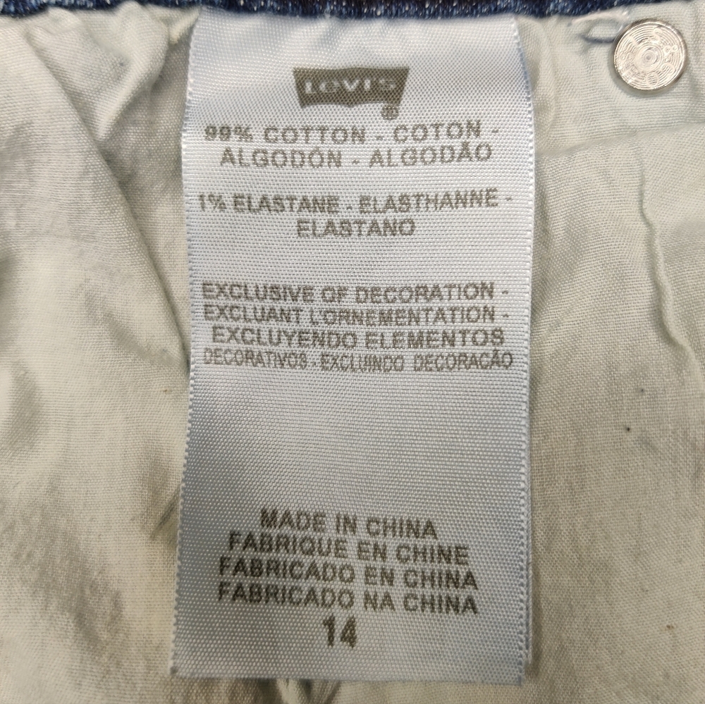Levi's dark denim jean shorts size 14 - Picture 4 of 4